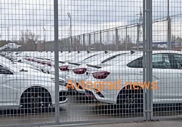 «Это практически штучный товар, салоны получат по 1-2 автомобиля в месяц», — самая дорогая Lada Vesta пока выпускается только в кузове седан