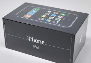 Цены взлетели: нераспечатанный iPhone продали за 133 тыс. долларов
