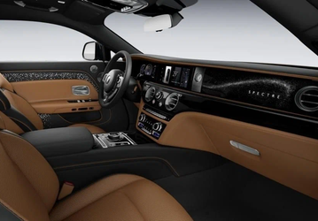 Первый электрический Rolls-Royce предлагают в России: его доставят самолётом