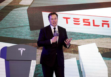 Илон Маск обсудил возможный переезд Tesla с губернатором Техаса 