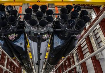 SpaceX успешно провела тесты ракеты Falcon Heavy в преддверии запуска миссии Psyche