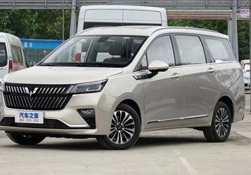 В Россию приехал недорогой одноклассник Ford Galaxy и Volkswagen Sharan. Сколько просят за Wuling Jiachen 2023