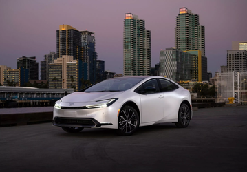 Представлен Toyota Prius 2024