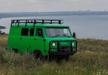 На пути к санкционной независимости УАЗ «Буханка» стал ещё больше зависим от импорта. Формально «Буханка» теперь иномарка
