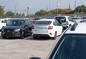 АвтоВАЗ ударно потрудился в сентябре, собрав почти 46 тыс. автомобилей. При этом на территории завода скопилось 14 тыс. некомплектных авто