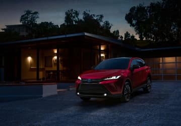 Представлен кроссовер Toyota Venza 2024. Теперь это исключительно гибрид