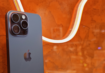 Цены на iPhone 15 Pro стремительно падают. Разница между аппаратами в официальном магазине Apple и в стороннем китайском достигает 220 долларов