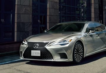 Представлен обновлённый флагманский седан Lexus LS 2024. Он наконец-то получил цифровую приборную панель