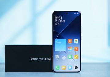 Это Xiaomi 14 Pro. Множество живых фото новинки и комплекта поставки