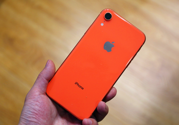 iPhone XR подешевел до уровня iPhone SE. Китайский аттракцион неслыханной щедрости