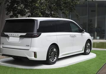 Замена Toyota Alphard оказалась даже дешевле, чем было обещано. Стартовали продажи Voyah Dreamer 2024 в Китае