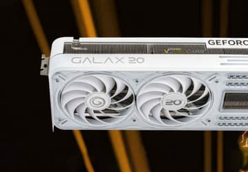 Одна из самых необычно выглядящих видеокарт. Представлена Galax RTX 4090 20th Anniversary Edition
