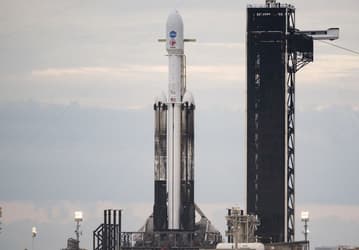 Falcon Heavy готовится к первому запуску для NASA в этом десятилетии. 13 октября ракета должна вывести миссию Psyche