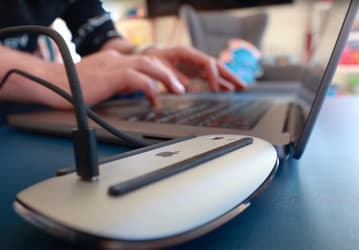 Apple, а разъём на «брюхе» так и останется? Компания готовит новую Magic Mouse с разъёмом USB-C