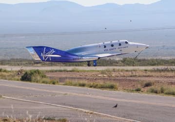 Четвертый коммерческий суборбитальный полёт Virgin Galactic: на борту были американец, британец и пакистанец