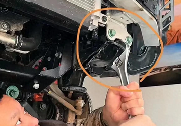 Деталь подвески новейшего внедорожника BYD Leopard 5 погнули гаечным ключом. Опубликован официальный комментарий