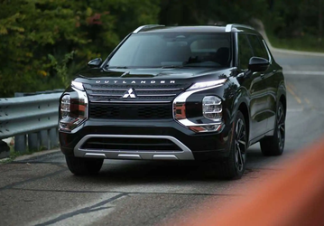 Mitsubishi Outlander PHEV стал очень популярным, но всё равно продаётся в разы хуже бензиновой версии