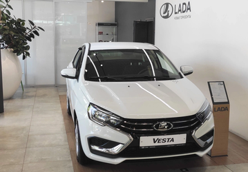 У дилеров закончились Lada Vesta дешевле 1,6 млн рублей. Спрос на модель упал