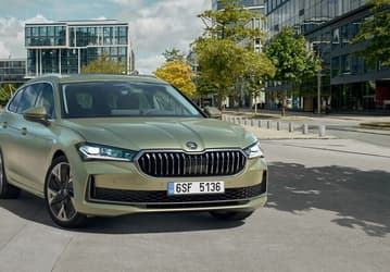 В Европе начались продажи совершенно нового Skoda Superb Combi. Названы цены