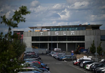 Tesla и Volvo останавливают заводы в Европе из-за нападения на суда в Красном море и нехватки компонентов