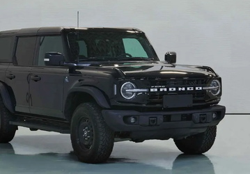 Это новый внедорожник Ford Bronco, который потягается с Tank и BYD. Автомобиль выходит в Китае уже 29 января