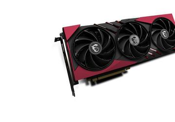 Да, очень длинная, но зато не толстая. Представлена видеокарта RTX 4070 Super Gaming X Slim MLG, занимающая всего два слота расширения