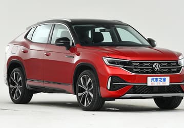На бывшем заводе Volkswagen в России обнаружены тысячи новых машин. Среди них Volkswagen Tayron, Toyota RAV4, GAC M8 и Chery Tiggo 7