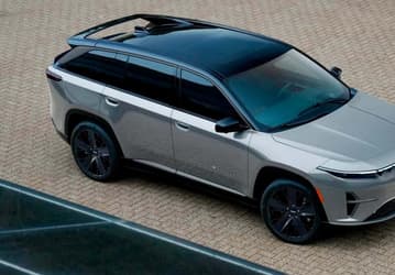 Не Jeep, а прямо Range Rover Velar: официальные изображения 600-сильного Jeep Wagoneer S за полгода до его выхода на рынок