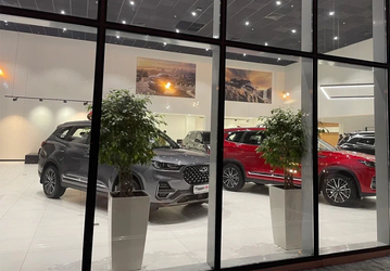В России дешевеют официальные и «параллельные» автомобили. Эксперты объяснили, почему это происходит