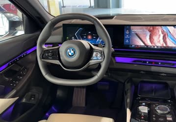 Владельцы новых BMW в России столкнулись с неожиданной проблемой — не работает Car Play