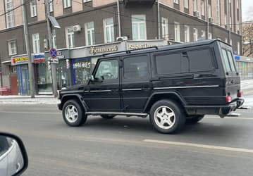 В Москве засняли необычный «Гелендваген Скорпион» со сдвижными дверьми и удлинённым задним свесом: что это за машина?