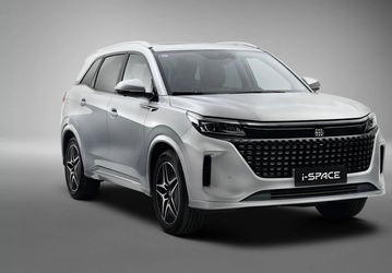 Замена Skoda Kodiaq и Chery Tiggo 8 Pro российского производства: Evolute i-Space появился в салонах почти за 4 млн рублей