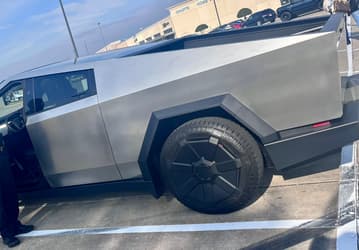 Tesla Cybertruck встанут на полицейскую службу