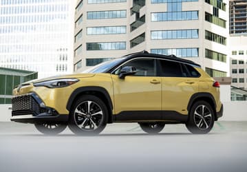 Не заметили даже после тщательной проверки: тысячам Toyota Corolla Cross может потребоваться ремонт