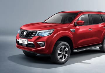 Аналог Land Cruiser Prado с мотором Mitsubishi, «автоматом» ZF и полным приводом поступит в продажу в феврале. Oting Paladin немного задерживается