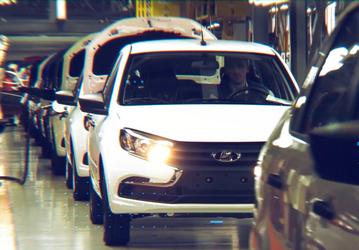 В 2024 году АвтоВАЗ начал выпускать максимально упрощённые Lada Granta. В этих машинах есть руль и педали, а больше практически ничего нет