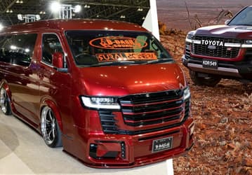Toyota HiAce 2024 прокачали в Японии: ему натянули «лицо» от Land Cruiser 300 и установили аудиосистему, которая занимает весь багажник