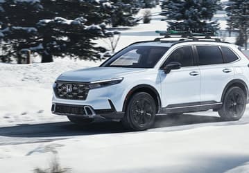 В продаже в России появилась новая версия кроссовера Honda CR-V шестого поколения. За счет этого минимальная цена снизилась на 2 млн рублей