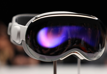 В России открыли предзаказы на Apple Vision Pro, цены достигали 800 000 рублей. «Авито» заблокировал их