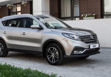 В России подешевел самый доступный семиместный кроссовер. Теперь Dongfeng 580 даже дешевле, чем на старте продаж