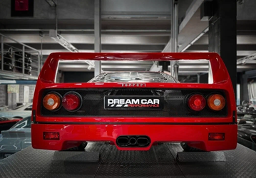 Самая дорогая Ferrari появилась на «Авто.ру» за 300 млн рублей. Из них 55 млн рублей дилер хочет за доставку в Россию