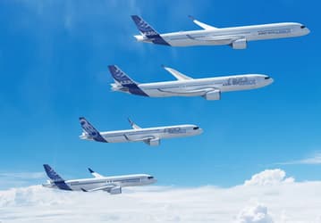 Компания Airbus в прошлом году поставила заказчикам 735 самолётов и опять опередила Boeing