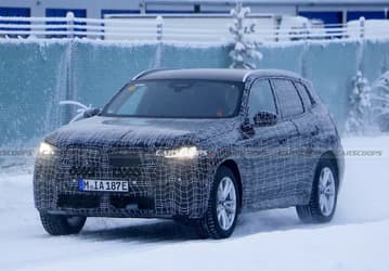 BMW X3 2025 показали на живых фото – он будет похож на новый BMW X1