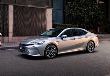 Совершенно новая Toyota Camry не особо интересна китайцам. За месяц в Китае оформлено чуть более 5000 предзаказов на новую машину