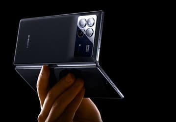 Snapdragon 8 Gen 3, спутниковая связь, 50 Мп и «нулевая складка» на экране. Известный инсайдер рассказал о Xiaomi Mix Flip