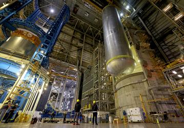 Прогресс в разработке мега-ракеты SLS: топливные баки готовы к заправке