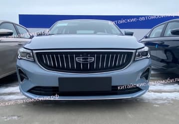 В Белоруссии начали выпускать обновлённый Geely Emgrand. 122 л.с., «автомат», обновлённая медиасистема и новый цвет как у Geely Tugella