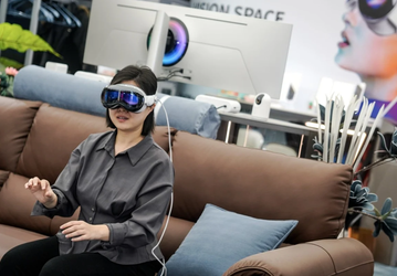 Китайцы платят по $200 в день за использование Apple Vision Pro. И очередь из желающих не уменьшается