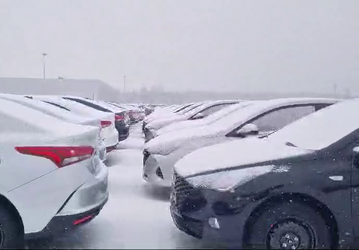 На российском заводе Hyundai замечены тысячи Hyundai Solaris, Creta и Kia Rio, которые скоро поступят в продажу. Но машины ещё надо доукомплектовать блоками электроники