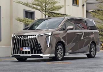Китайский заменитель Toyota Alphard для России оказался в три раза дешевле «японца». 232-сильный 7-местный GAC M8 с 8-ступенчатым «автоматом» оценили в 5,5 млн рублей